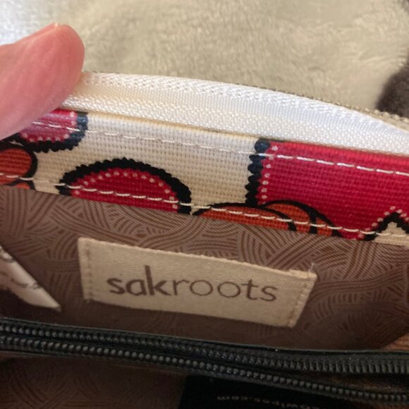 SakRoots Wristlet - Picture 3 of 5